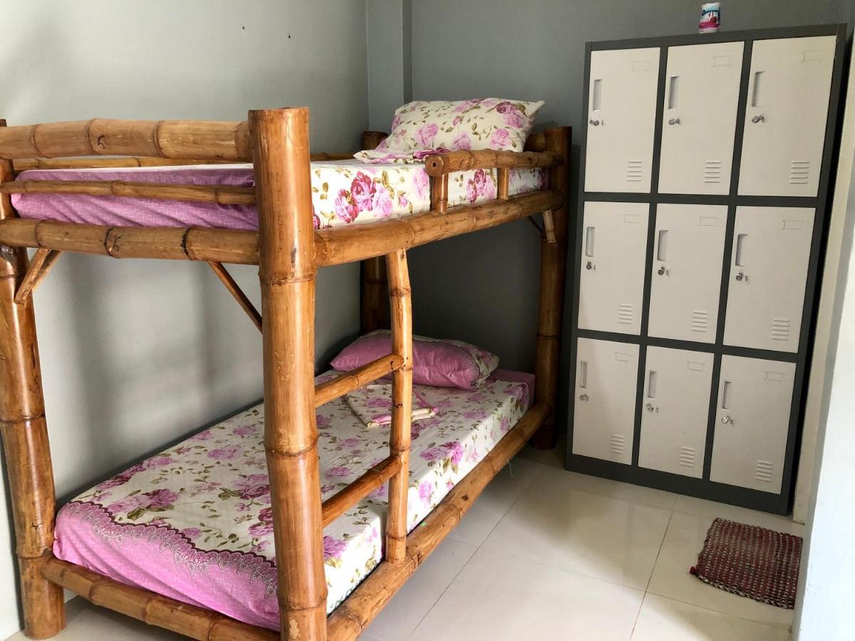Lionfish Backpackers Malapascua (Adults Only) Hostel Exterior photo